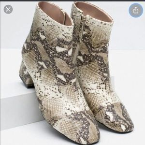 ZARA Snakeskin Ankleboots
